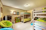 Level 4 Great bunk room that`s perfect for kids with toys included. 